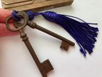 2 Antieke sleutels met sierkwast, Antiek en Kunst, Curiosa en Brocante, Ophalen of Verzenden