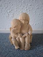 Marmeren Stenen Beeldje van Kinderen met boek, Ophalen of Verzenden