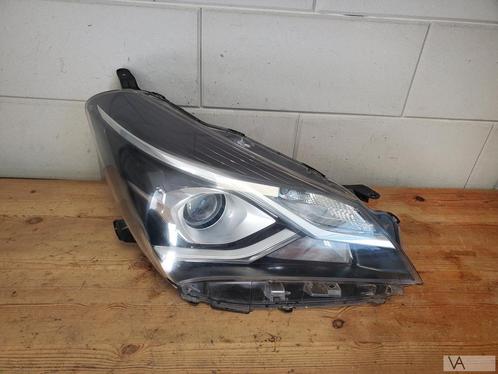 Toyota Yaris 2015 - 2020 koplamp rechts met lens €250, Auto-onderdelen, Verlichting, Toyota, Gebruikt, Ophalen of Verzenden