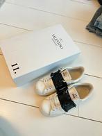 Valentino Garavani rockstud untitled, Wit, Ophalen of Verzenden, Valentino, Sneakers of Gympen