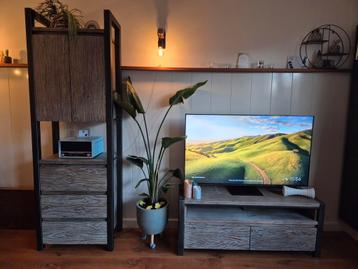 Kasten set beschikbaar voor biedingen