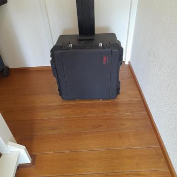 Flight case trolly. SKB 3i-serie 2424-14 beschikbaar voor biedingen