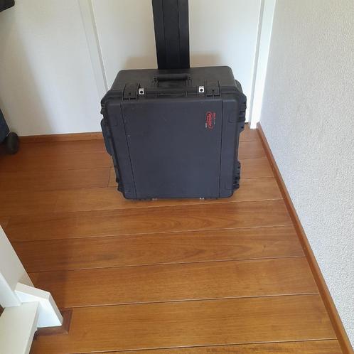 Flight case trolly. SKB 3i-serie 2424-14, Muziek en Instrumenten, Behuizingen en Koffers, Zo goed als nieuw, Overige instrumenten