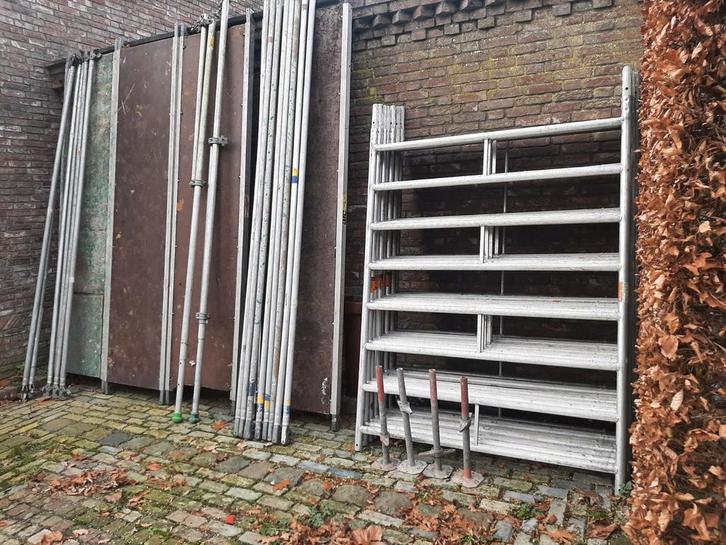 Aluminium klus steiger Werkhoogte 9.2 mtr, Doe-het-zelf en Verbouw, Steigers, Gebruikt, Rolsteiger of Kamersteiger, 5 meter of hoger