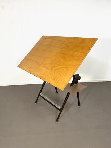 XL Reply tekentafel van Friso Kramer en Wim Rietveld 1956 beschikbaar voor biedingen
