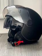 Zwarte scooter/brommer helm met zonnevizier - maat S, Fietsen en Brommers, Brommerhelmen, Small, Zo goed als nieuw, Ophalen, Beon