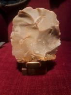 vuistbijl schrabber artefact, Verzamelen, Mineralen en Fossielen, Ophalen of Verzenden