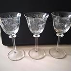 3 oude gegraveerde wijnglazen, Verzamelen, Glas en Borrelglaasjes, Ophalen of Verzenden, Zo goed als nieuw, Overige typen
