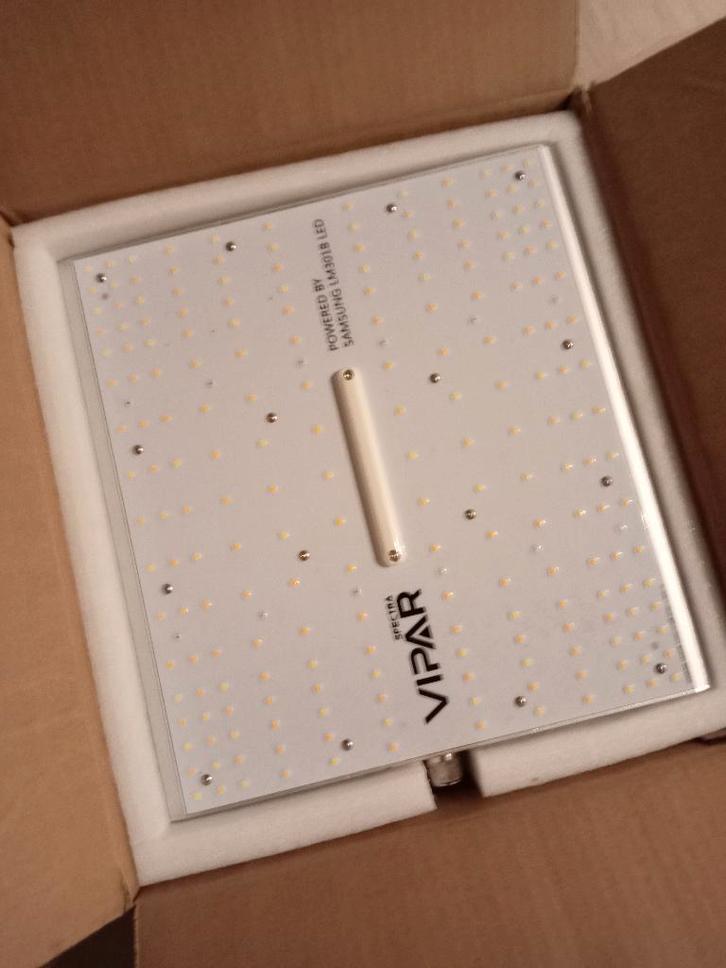 Viparspectra xs en pro 1000 kweeklampen LEDs, Tuin en Terras, Kweekspullen, Zo goed als nieuw, Kweeklamp, Ophalen of Verzenden