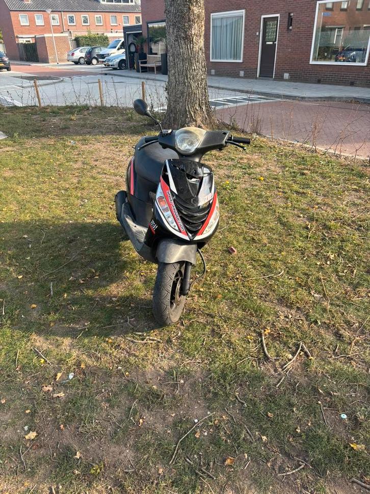 Zip 180cc 125cc watergekoeld, Fietsen en Brommers, Scooters | Piaggio, Zo goed als nieuw, Zip, Tweetakt, Ophalen of Verzenden