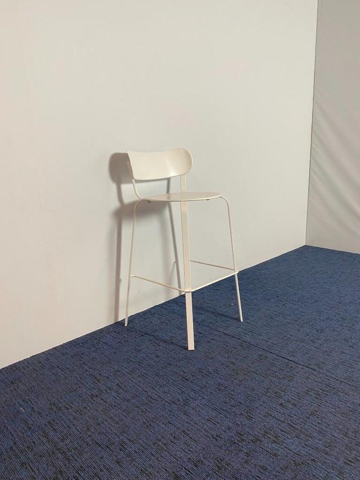 3 x Barkruk La Palma Stil, metaal, wit, wit frame, Huis en Inrichting, Barkrukken, Gebruikt, 60 tot 90 cm, Metaal, 3 krukken, Met voetsteun