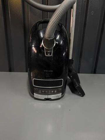 Miele stofzuiger c3 beschikbaar voor biedingen
