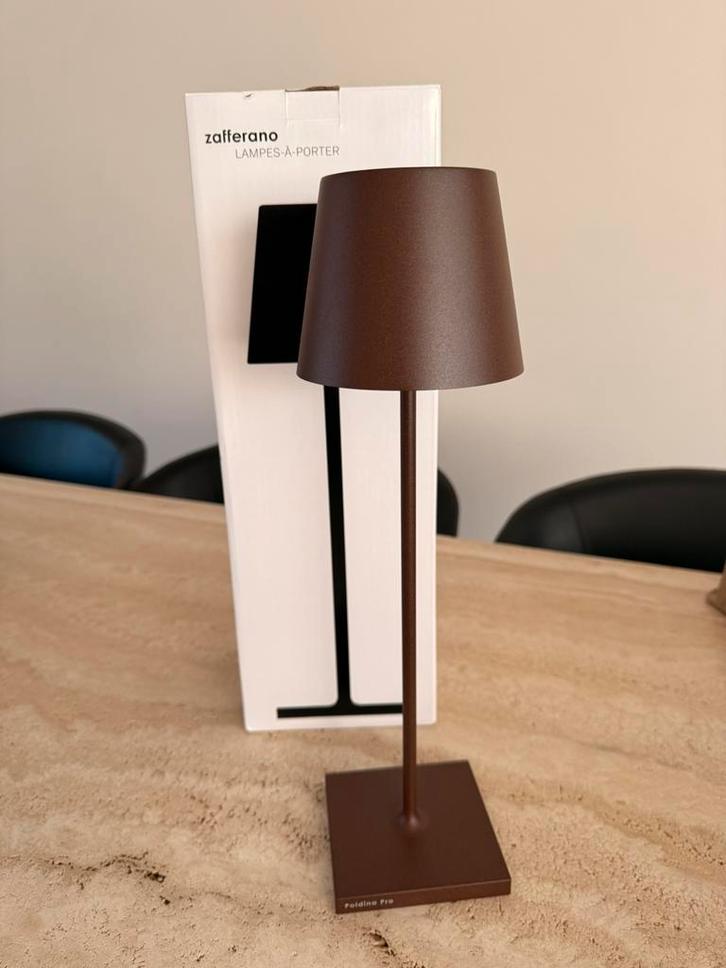 Poldina tafellamp van zafferano nieuw in doos, Huis en Inrichting, Lampen | Vloerlampen, Nieuw, Minder dan 100 cm, Ophalen