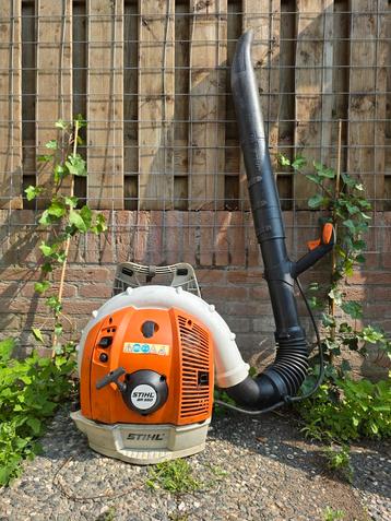Mooie Stihl br550 benzine rug gedragen bladblazer  beschikbaar voor biedingen
