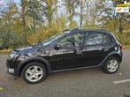 Dacia Sandero 0.9 TCe Stepway Lauréate, Auto's, Voorwielaandrijving, Gebruikt, Parkeersensor, Zwart