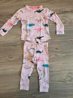 Roze dino pyjama maat 98/104, Nacht- of Onderkleding, Meisje, Ophalen of Verzenden, Zo goed als nieuw