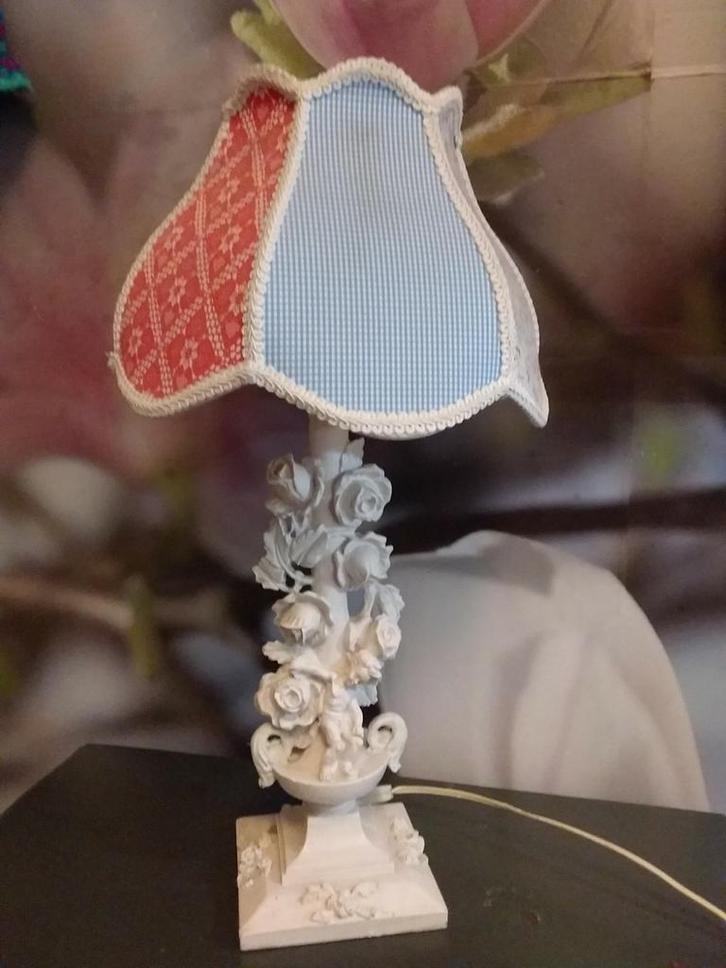 Staande lamp, met rozen en engeltje,  lampenkap brocante, Huis en Inrichting, Lampen | Tafellampen, Gebruikt, Ophalen