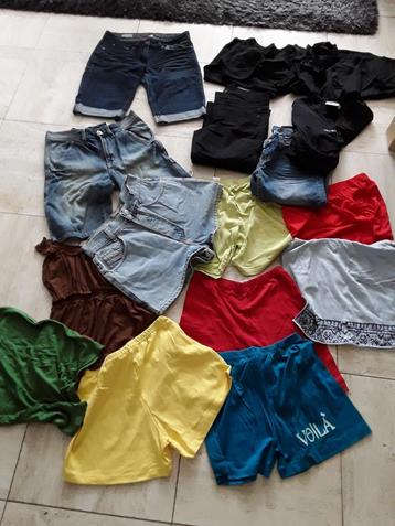 Pakket dames kleding maat 36/38. Korte broeken, biker shorts beschikbaar voor biedingen