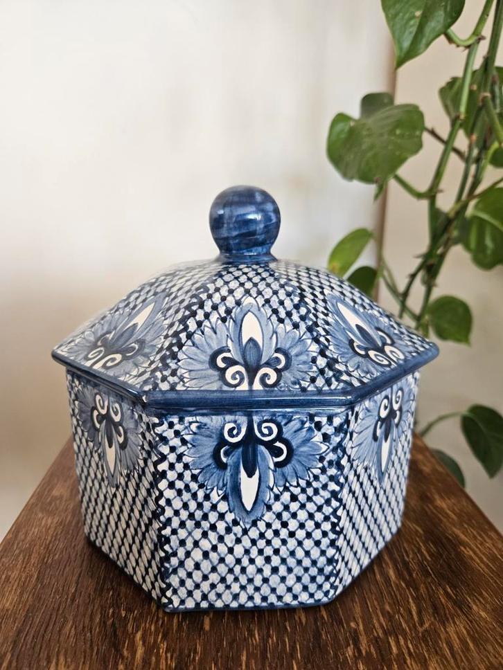 Handgeschilderde Delft Blauwe Zeshoekige Pot vintage, Huis en Inrichting, Woonaccessoires | Schalen en Manden, Zo goed als nieuw