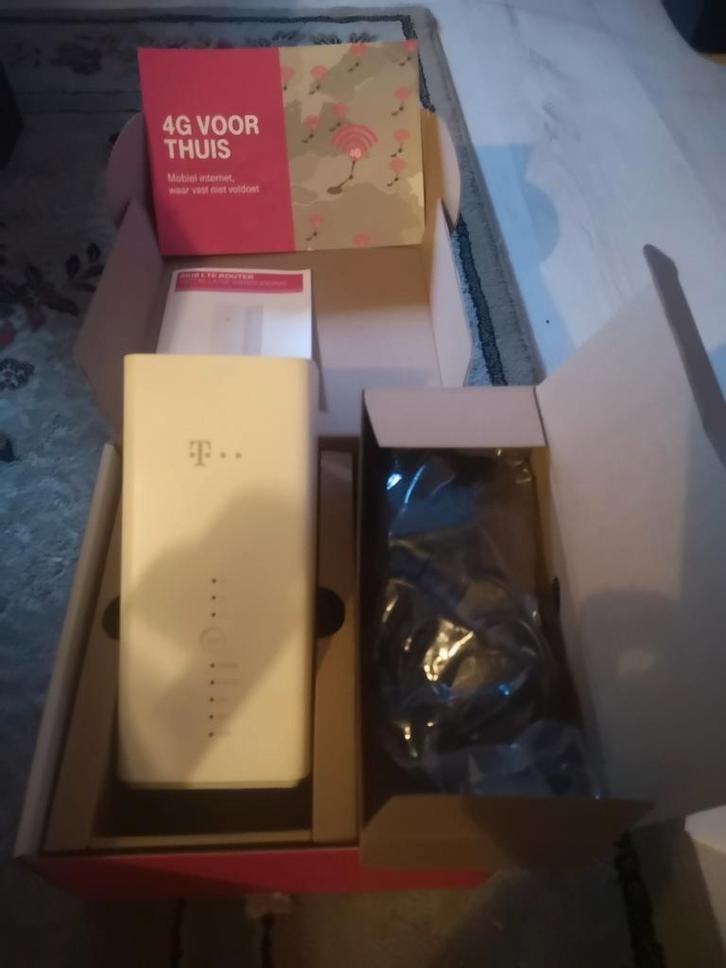 Huawei B618 LTE Router wifi internet, Computers en Software, Routers en Modems, Zo goed als nieuw, Ophalen of Verzenden