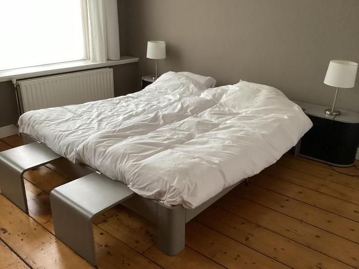 Auping Auronde 180x200 met achterwand en tafeltjes, Huis en Inrichting, Slaapkamer | Bedden, Zo goed als nieuw, Tweepersoons, 180 cm