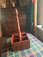 Houten  engelse wijn flessenhouder met dennenappel, Ophalen of Verzenden