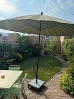 Ronde shanghai parasol met hoes en voet, Tuin en Terras, Parasols, Ophalen, Kantelbaar, Zo goed als nieuw, Strandparasol