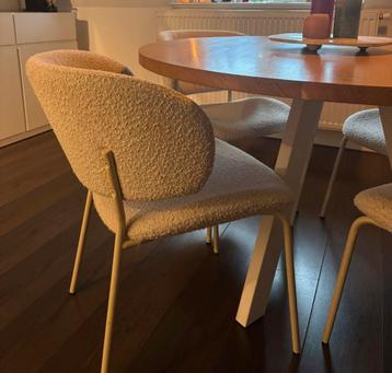 2x Karwei eetkamerstoel Lola beige bouclé beschikbaar voor biedingen