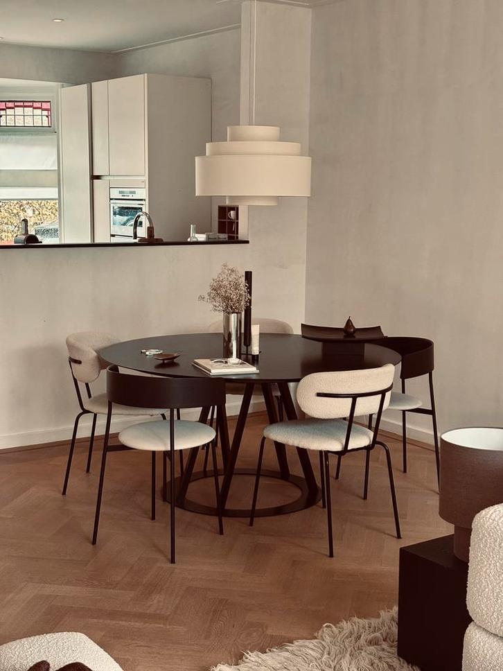 BIG IRONY ROUND Table Design: Maurizio Peregalli, Huis en Inrichting, Tafels | Eettafels, Zo goed als nieuw, 150 tot 200 cm, 150 tot 200 cm