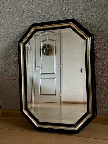 Spiegel met houten lijst, zwart met goud