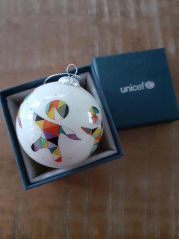 unicef  kerstbal beschikbaar voor biedingen
