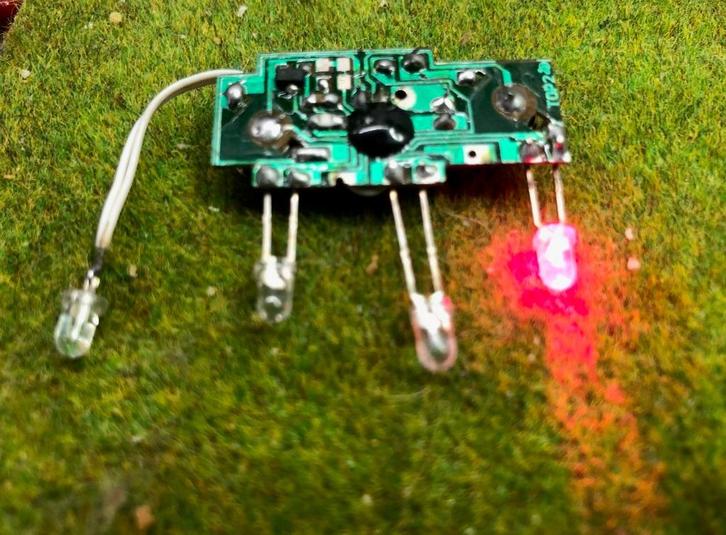 Restant knipperled's voor b.v. overweg H0, Hobby en Vrije tijd, Modeltreinen | H0, Gebruikt, Rails, Gelijkstroom of Wisselstroom