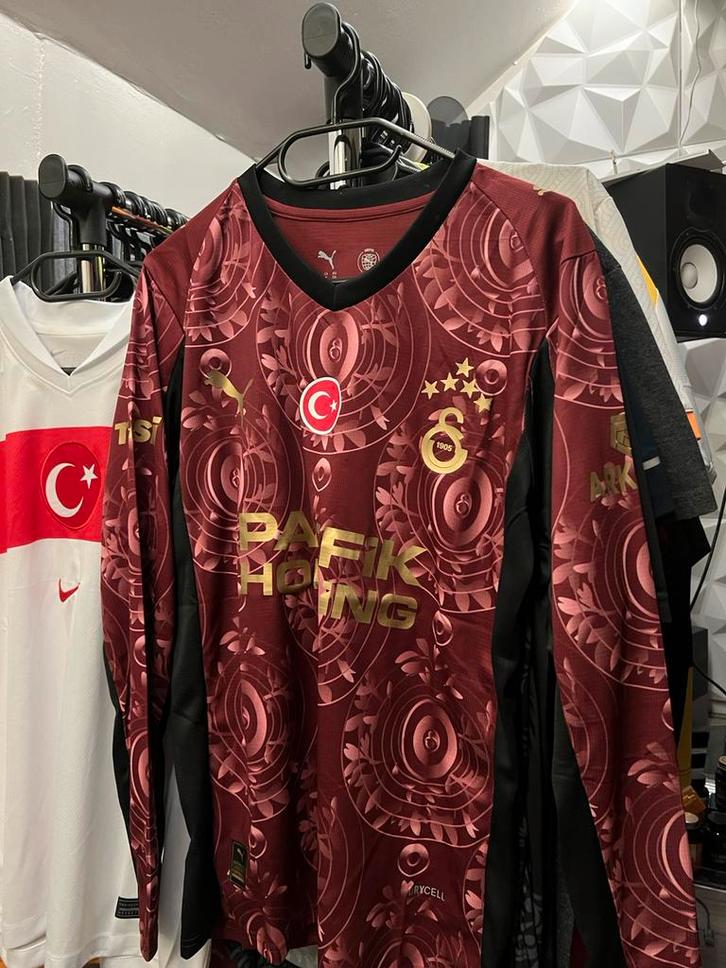 Galatasaray alternatief shirt lange mouwen 2025/2026, Kleding | Heren, Sportkleding, Nieuw, Voetbal, Overige maten, Rood, Ophalen of Verzenden