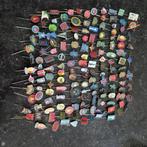 150 stuks oude metalen speldjes, Verzamelen, Ophalen of Verzenden, Gebruikt, Overige onderwerpen
