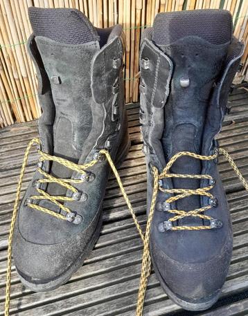 Hanwag Bergschoenen maat 45 beschikbaar voor biedingen