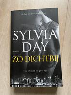 Zo dichtbij van sylvia day, Boeken, Ophalen of Verzenden, Zo goed als nieuw
