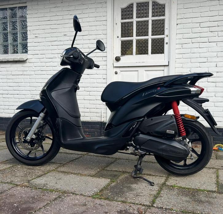verkocht Piaggio Liberty S 50 4S3V Nero Opaco / zwart 2021, Fietsen en Brommers, Scooters | Piaggio, Zo goed als nieuw, Overige modellen