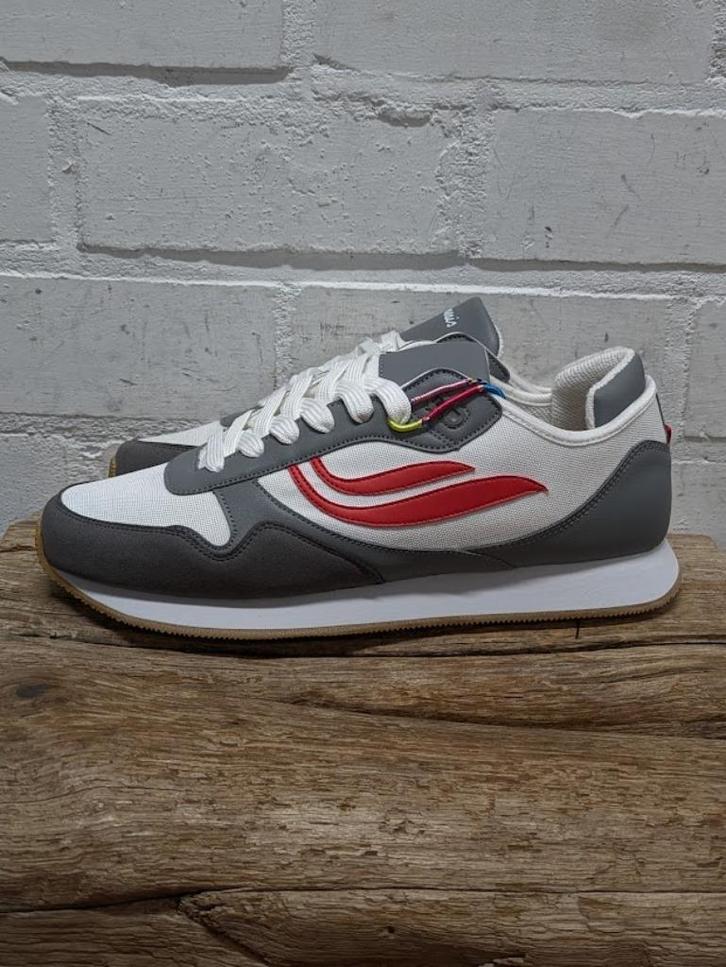 Genesis - Mooie herensneakers maat 44 - Nieuw €140, Kleding | Heren, Schoenen, Nieuw, Sneakers of Gympen, Ophalen of Verzenden