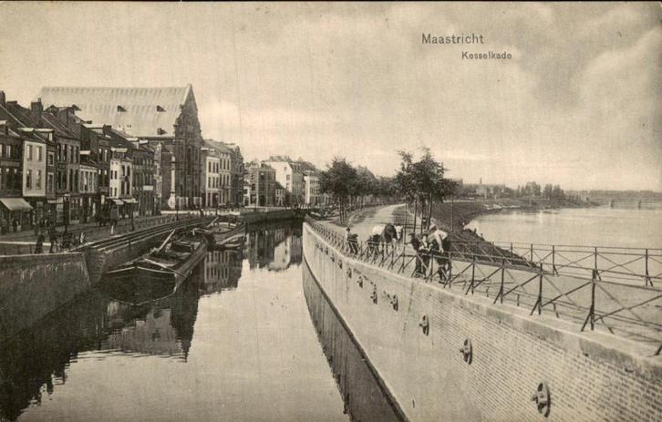 Maastricht - Kesselkade, Verzamelen, Ansichtkaarten | Nederland, Ongelopen, Limburg, Voor 1920, Ophalen of Verzenden