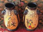 Stel antieke Engelse vazen met Oosterse afbeeldingen 29 cm., Antiek en Kunst, Ophalen of Verzenden