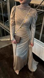 Avond jurk, Kleding | Dames, Jurken, Maat 38/40 (M), Beige, Ophalen of Verzenden, Zo goed als nieuw