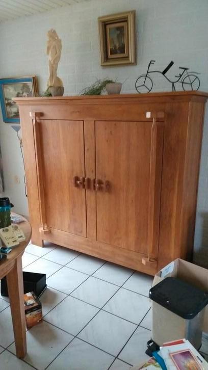Mooie landelijke eikenhouten kast - GRATIS, Antiek en Kunst, Antiek | Meubels | Kasten, Ophalen of Verzenden