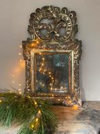 18e eeuws antiek franse spiegel met kuif, Ophalen of Verzenden