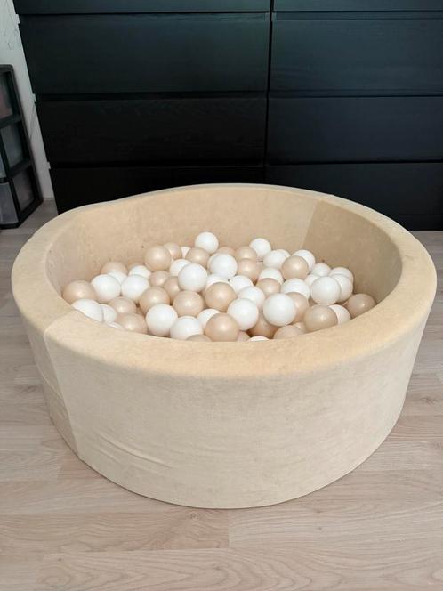 Velvet ballenbak, Kinderen en Baby's, Speelgoed | Babyspeelgoed, Gebruikt, Ophalen