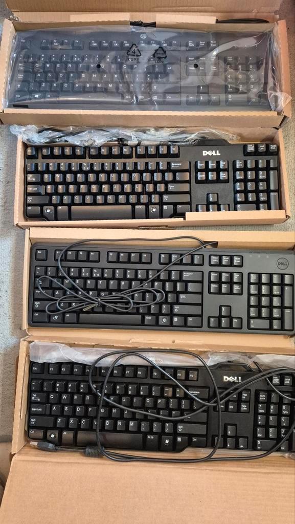 Toetsenborden - DELL, HP, QWERTY - Nieuw in Doos   .194, Computers en Software, Toetsenborden, Nieuw, Qwerty, Bedraad, Ophalen of Verzenden