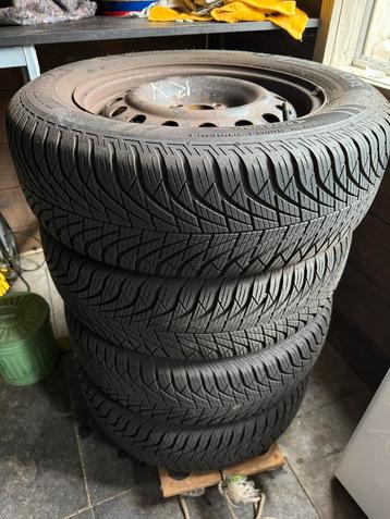 4x Winterbanden 195/65R15 beschikbaar voor biedingen