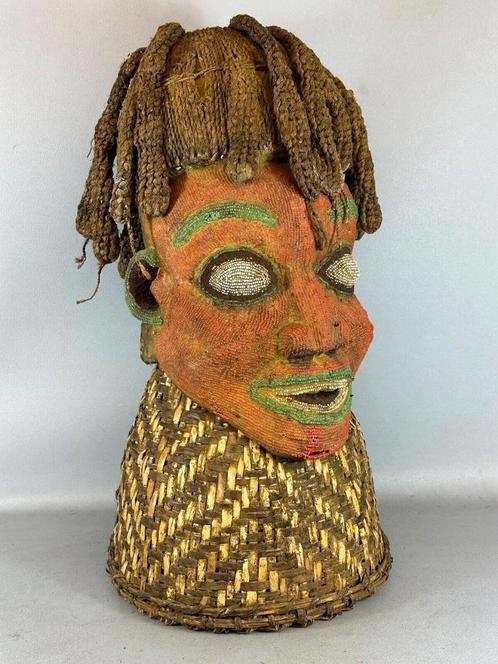240427 Zeldzaam Afrikaans Bamun kralen masker uit Kameroen, Antiek en Kunst, Kunst | Niet-Westerse kunst, Ophalen of Verzenden