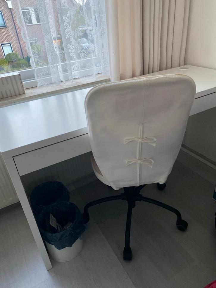 Bureaustoel met hoge rugleuning en strikjes, Huis en Inrichting, Bureaustoelen, Gebruikt, Bureaustoel, Wit, Ophalen