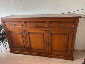 Prachtig Eiken Dressoir, in prijs verlaagd beschikbaar voor biedingen