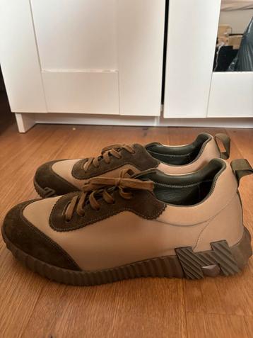 Hermes sneakers beschikbaar voor biedingen
